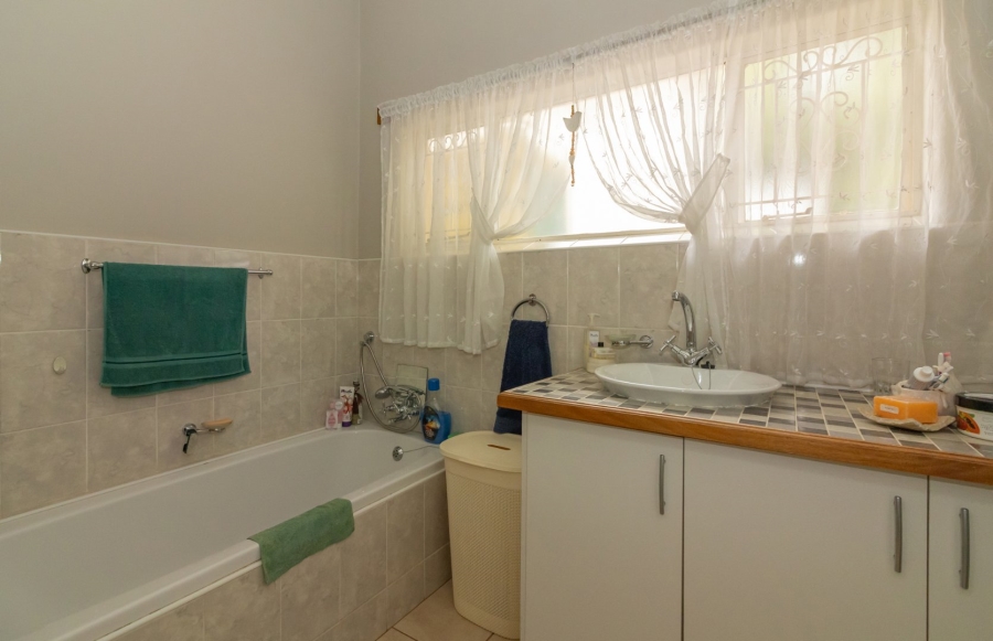 4 Bedroom Property for Sale in Suidrand Free State